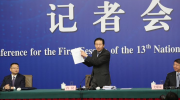 温家宝主持召开国务院常务会议，决定启动农村义务教育学生营养改善计划
